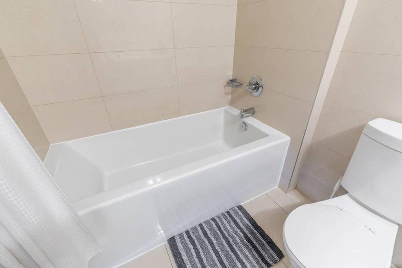 多伦多Stunning Views Of Downtown - Luxury High Rise With King Bed!别墅 外观 照片